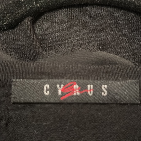 Cyrus Black Pullover Sweater - Picture 4 of 6